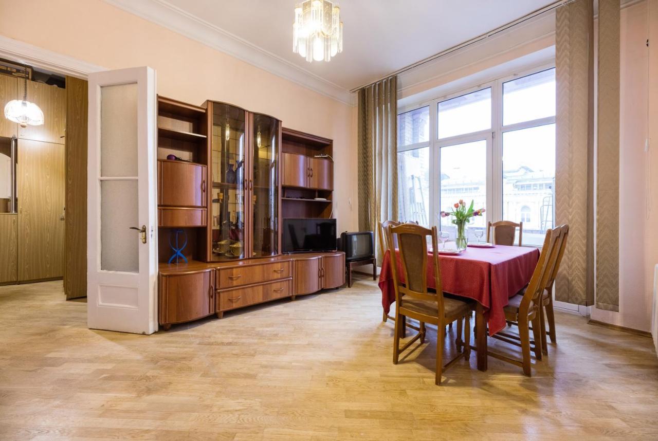 Apartment With Lovely View Kiev Buitenkant foto